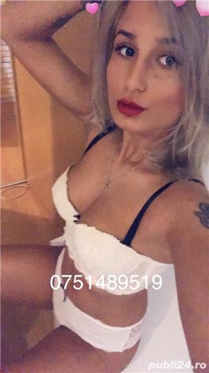 Escorte testate: Blonda apetisanta Confirm cu pozele in locatie si lenjeria intima